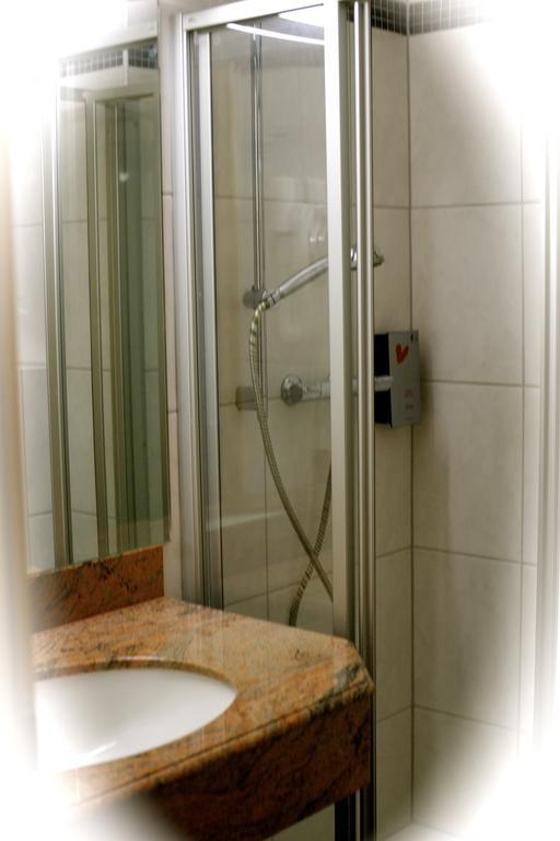Hotel - Reweschnier Kusel Habitación foto